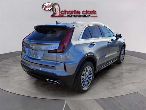Used 2024 Cadillac XT4 Premium Luxury image 6