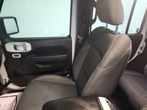 Used 2024 Jeep Wrangler Unlimited Sport AWD/4WD image 11