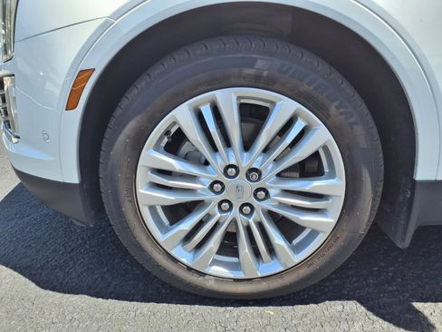 Used 2019 Cadillac XT5 Premium Luxury w/ Driver Assist Package FWD image 9