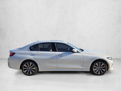 Used 2025 BMW 330i xDrive Sedan image 4