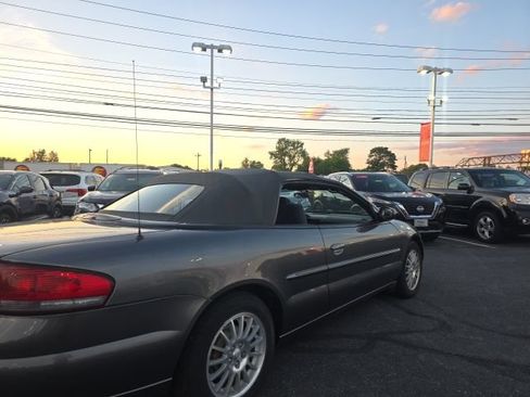Used 2004 Chrysler Sebring LX FWD image 22