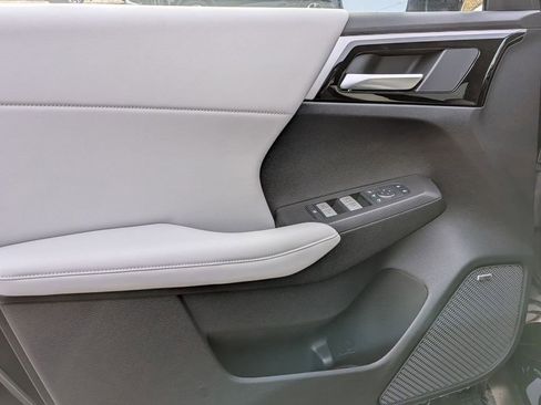 New 2026 Mitsubishi Outlander SE image 14