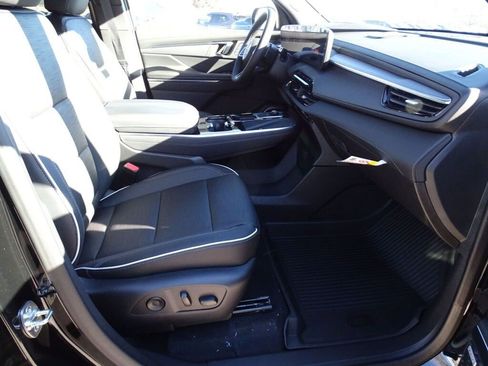 New 2025 Buick Enclave Sport Touring w/ Power Package FWD image 9