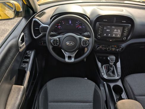 Used 2020 Kia Soul S FWD image 13