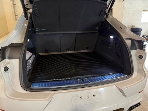 Used 2025 Porsche Cayenne GTS image 8