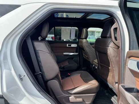 Used 2023 Ford Explorer King Ranch w/ Technology Package AWD/4WD image 10