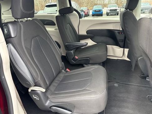 Used 2023 Chrysler Voyager LX image 24