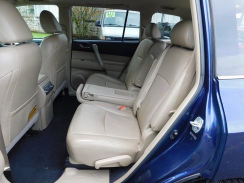 Used 2013 Toyota Highlander SE image 8