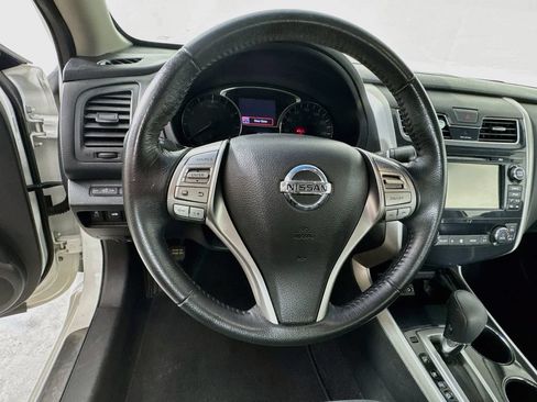 Used 2014 Nissan Altima 2.5 SV w/ Convenience Package FWD image 12