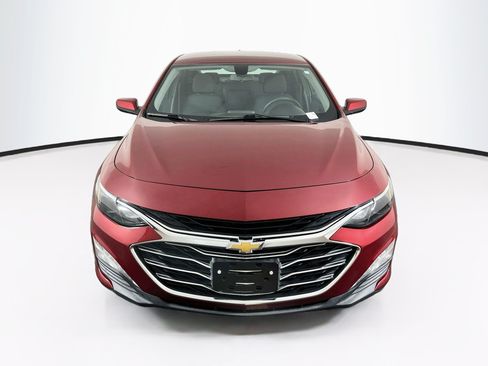Used 2019 Chevrolet Malibu LT FWD image 2