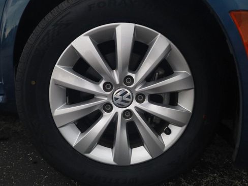 Used 2019 Volkswagen Beetle 2.0T S FWD image 2