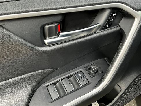 Used 2023 Toyota RAV4 XLE Premium image 35