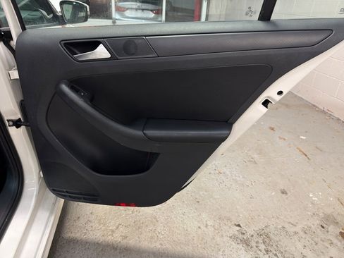 Used 2014 Volkswagen Jetta SE image 24