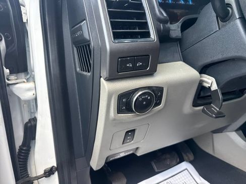 Used 2022 Ford F350 XLT w/ XLT Premium Package AWD/4WD image 31