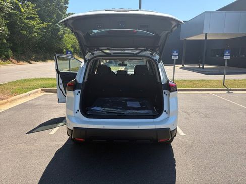 Certified 2026 Nissan Rogue SV FWD image 19