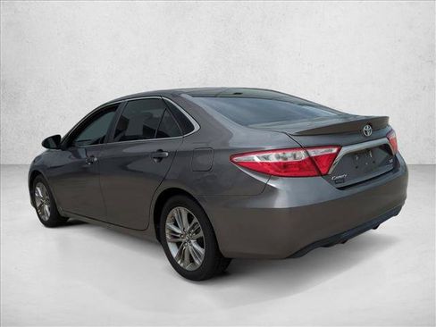 Used 2016 Toyota Camry SE w/ Moonroof Package FWD image 6