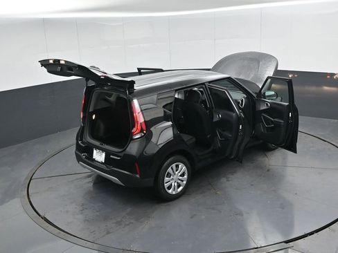 Used 2023 Kia Soul LX image 49