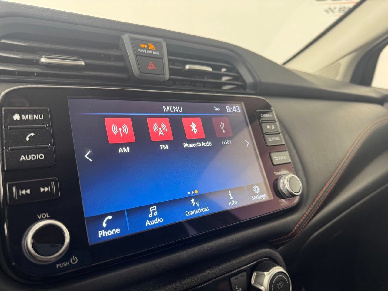 Used 2025 Nissan Versa SR FWD image 19