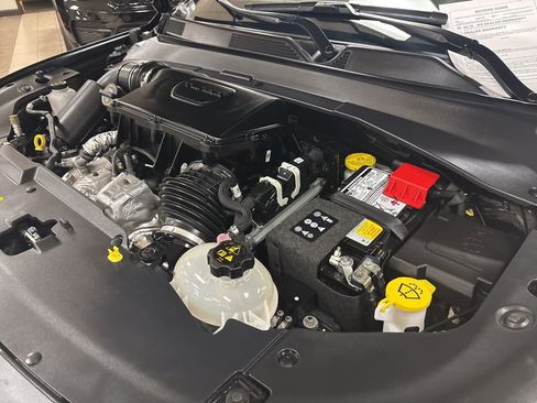 Used 2023 Jeep Compass Latitude image 39