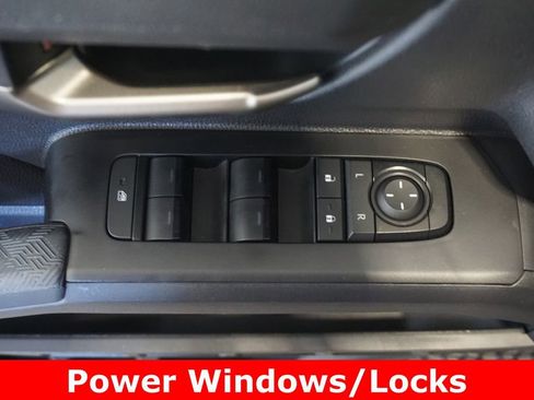 Used 2025 Toyota Tacoma TRD Off-Road AWD/4WD image 5