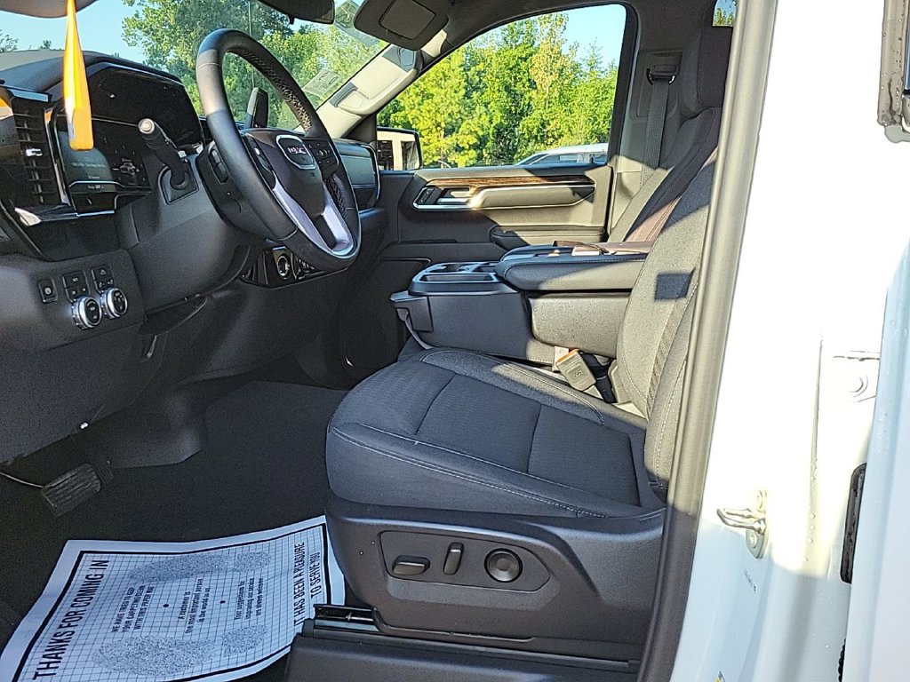 Used 2024 GMC Sierra 1500 Elevation AWD/4WD image 8