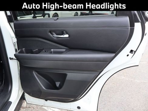 Used 2022 Nissan Pathfinder SL w/ SL Premium Package AWD/4WD image 14