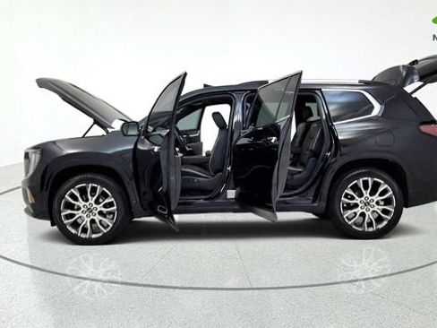 Used 2026 GMC Acadia Denali Ultimate FWD image 15