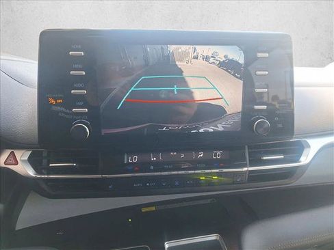 Used 2023 Toyota Sienna XLE w/ XLE Plus Package FWD image 13