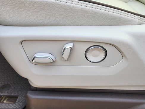 New 2026 GMC Yukon Denali w/ Denali Reserve Package image 17