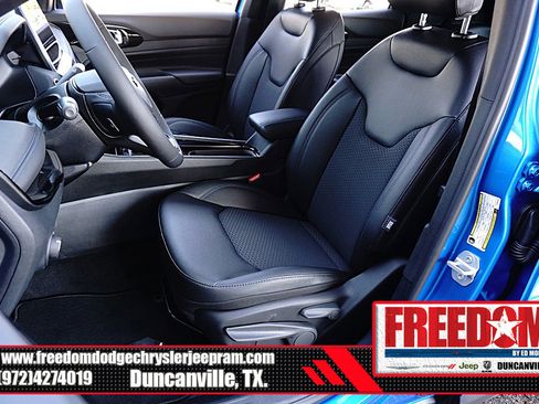 New 2026 Jeep Compass Latitude image 13