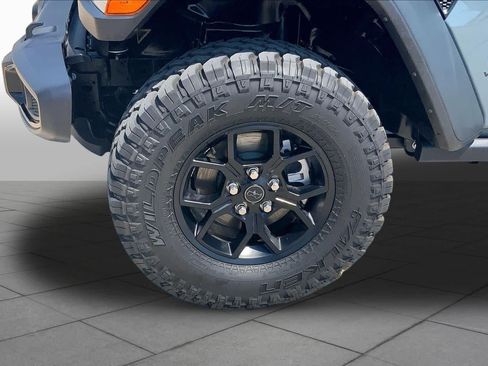Used 2025 Jeep Wrangler Sport AWD/4WD image 9