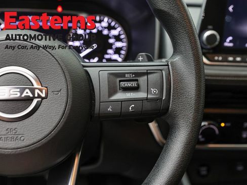 Used 2024 Nissan Rogue S AWD/4WD image 16