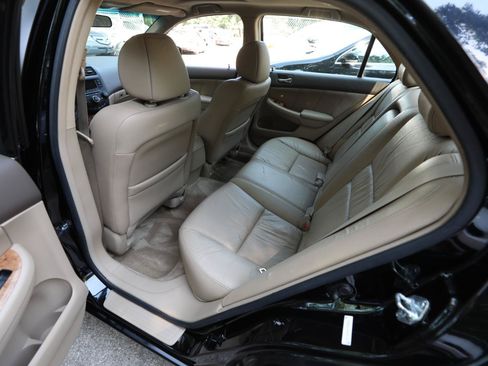 Used 2004 Honda Accord EX image 12