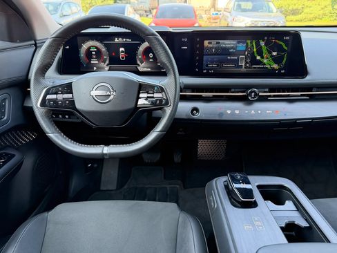 Used 2024 Nissan Ariya AWD image 13