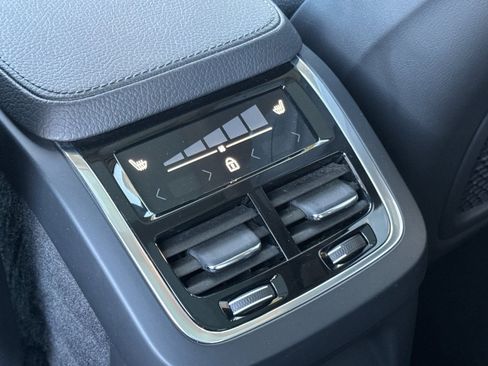 Used 2021 Volvo XC90 T8 Inscription Expression w/ Climate Package image 13