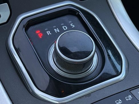 Used 2016 Land Rover Range Rover Evoque SE image 28