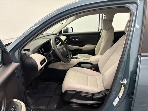 Used 2023 Honda HR-V LX image 9