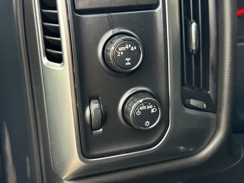 Used 2018 Chevrolet Silverado 1500 LT AWD/4WD image 11