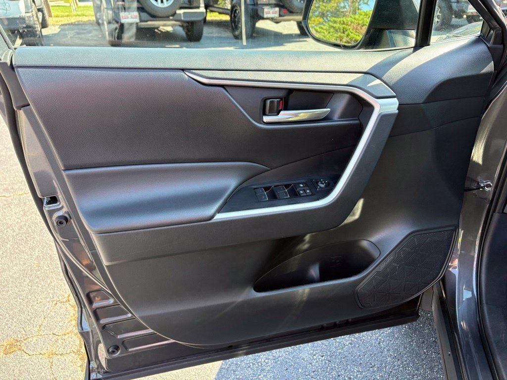Used 2024 Toyota RAV4 XLE AWD/4WD image 25