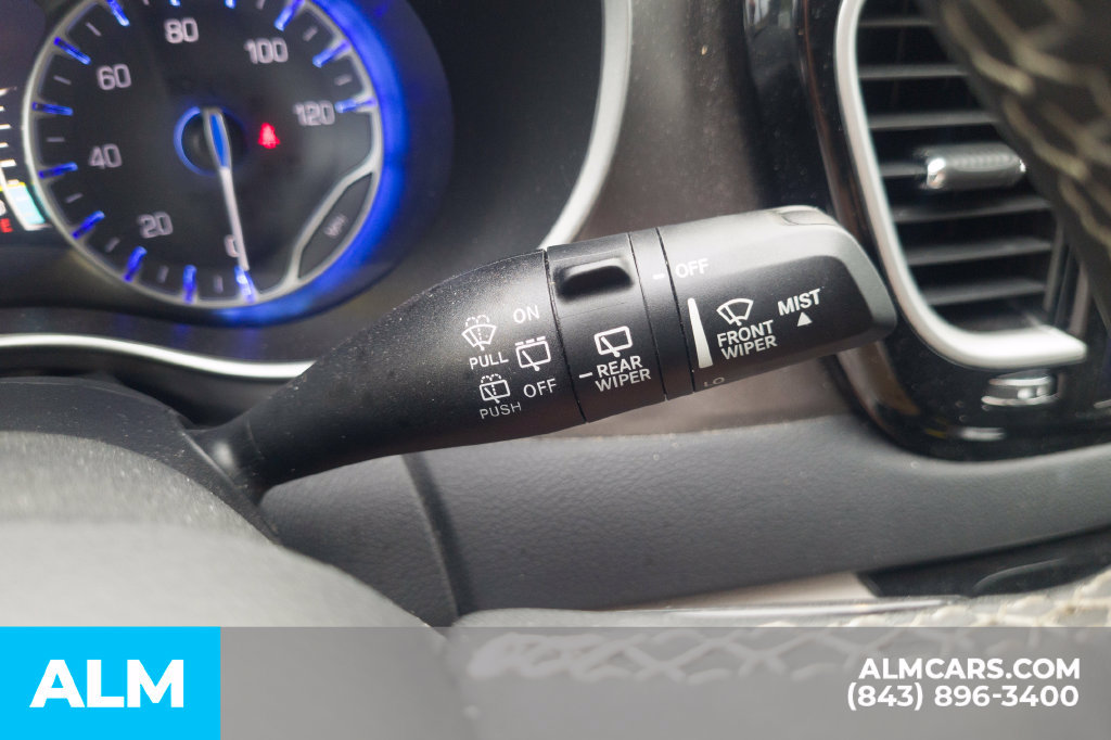 Used 2024 Chrysler Pacifica Touring-L FWD image 37