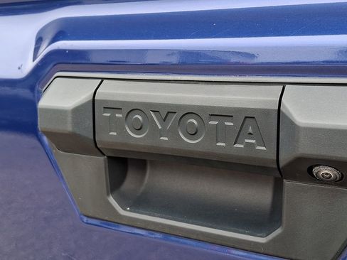 Used 2024 Toyota Tacoma TRD Off-Road AWD/4WD image 31
