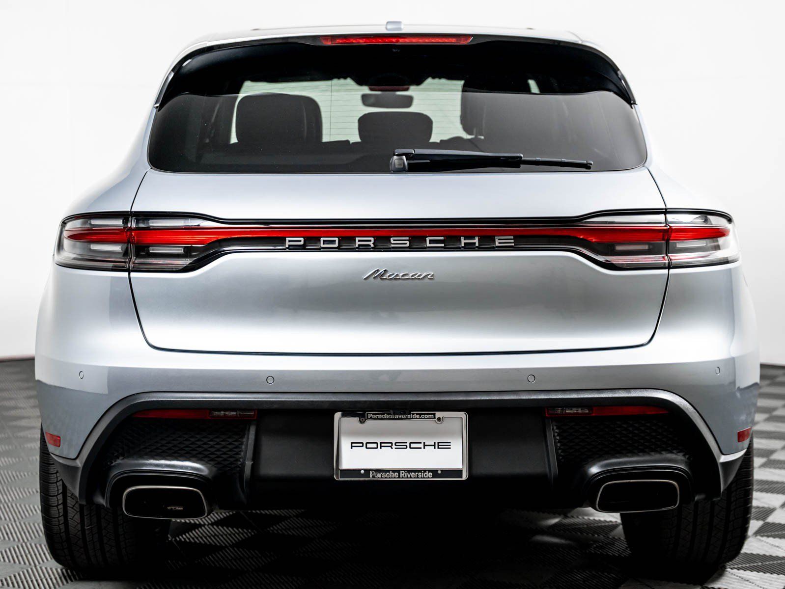 Certified 2023 Porsche Macan AWD/4WD image 11