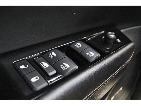 Used 2024 Jeep Wagoneer L Series II image 21