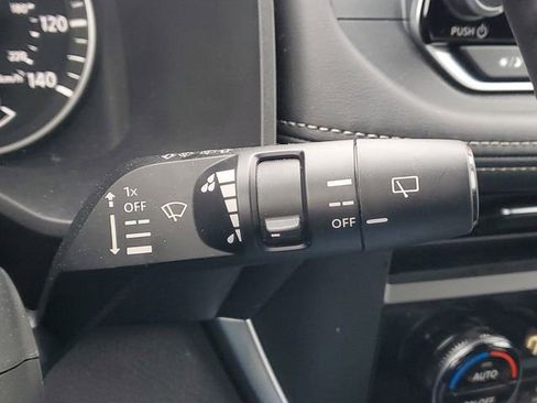 Used 2025 Nissan Rogue SV AWD/4WD image 21