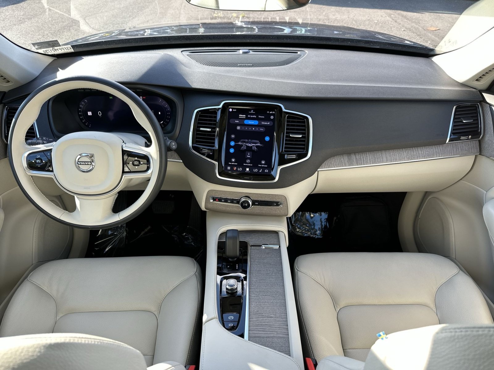 Used 2023 Volvo XC90 B6 Plus w/ Protection Package AWD/4WD image 24