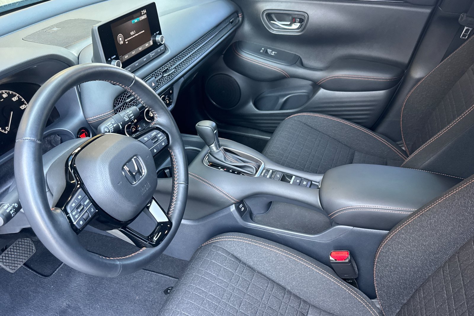 Certified 2025 Honda HR-V Sport image 7