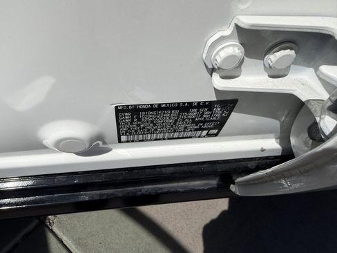 Used 2025 Honda HR-V EX-L image 42