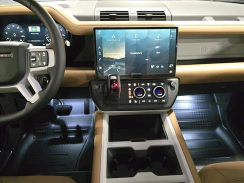 New 2026 Land Rover Defender 130 X-Dynamic SE image 22