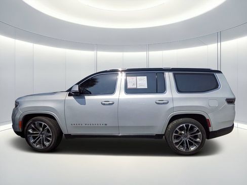 Used 2022 Jeep Grand Wagoneer Series III w/ Rear Seat Video Group 1 AWD/4WD image 7