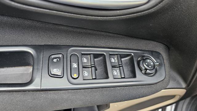 Used 2017 Jeep Renegade Latitude w/ Cold Weather Group AWD/4WD image 22